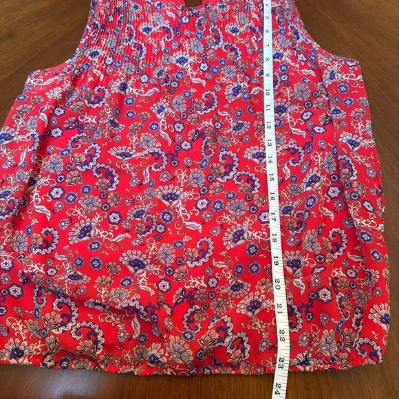 Max Studio Red Paisley Sleeveless Blouse | Lightweight | Elegant & Chic - Picture 7 of 9